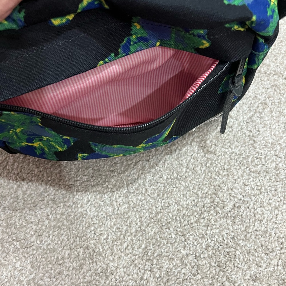 HERSCHEL FLORAL COSMETICS BAG - Picture 2 of 8